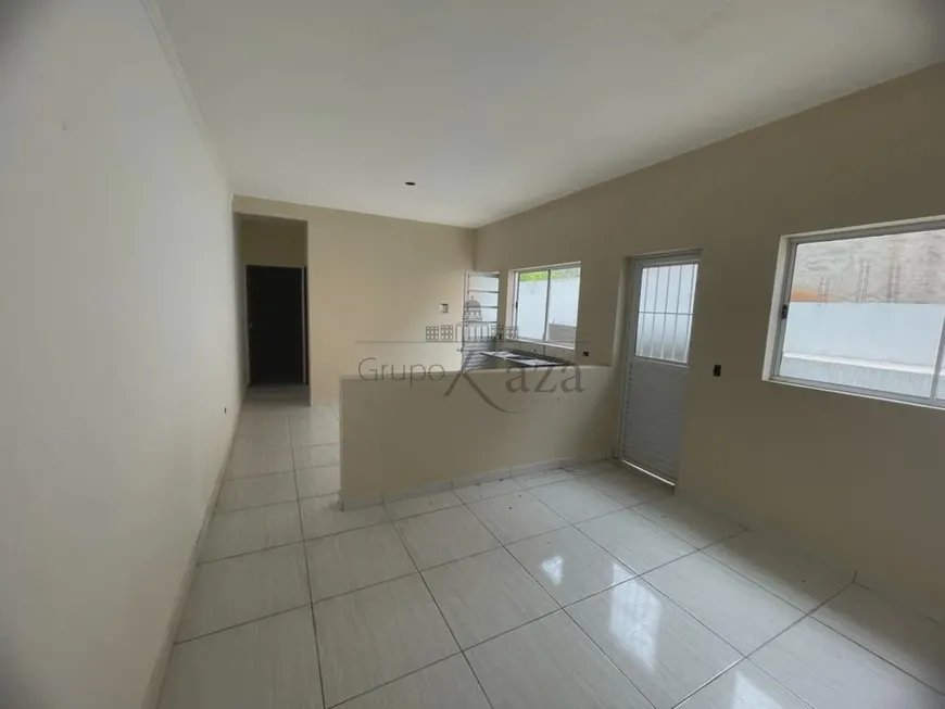 Foto 1 de Casa com 2 Quartos à venda, 70m² em Parque dos Principes, Jacareí