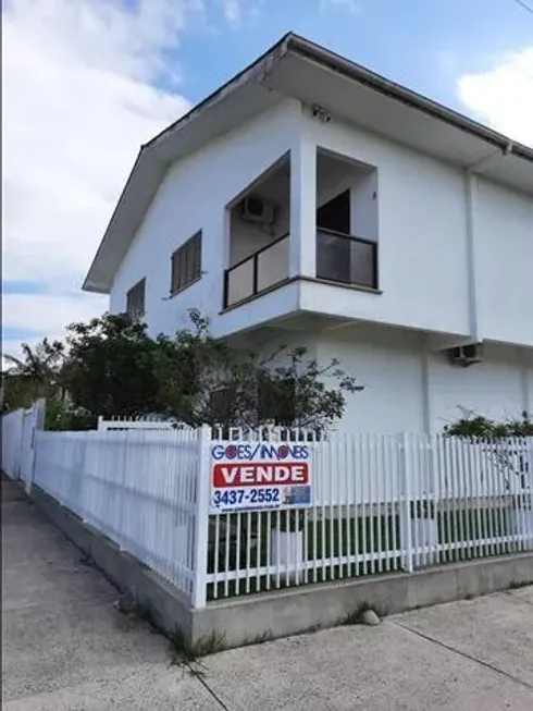 Foto 1 de Casa com 2 Quartos à venda, 173m² em Centro, Capivari de Baixo