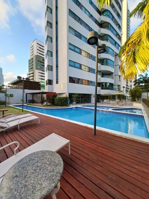 Foto 1 de Apartamento com 4 Quartos à venda, 165m² em Boa Viagem, Recife