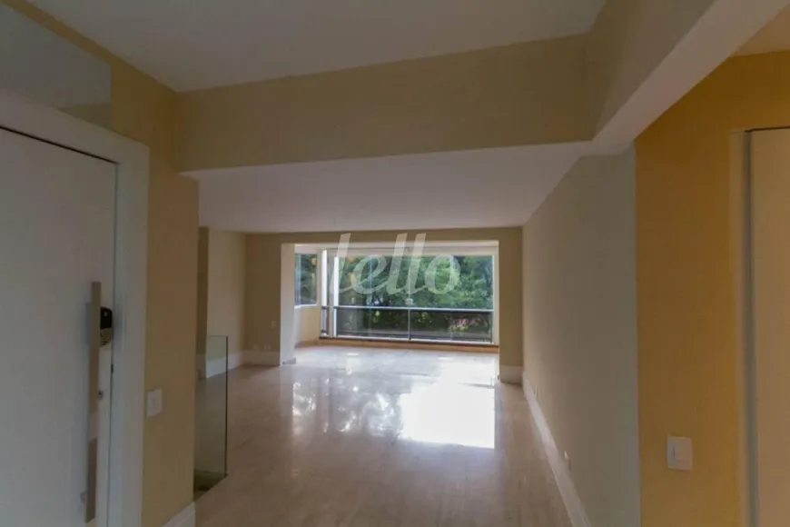 Foto 1 de Apartamento com 3 Quartos para alugar, 284m² em Jardins, São Paulo