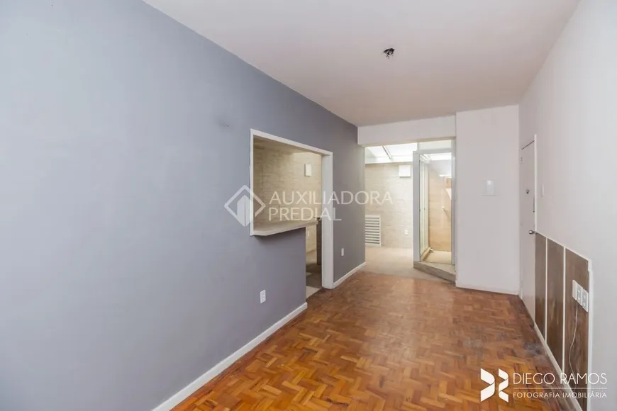 Foto 1 de Apartamento com 1 Quarto à venda, 42m² em Chácara das Pedras, Porto Alegre