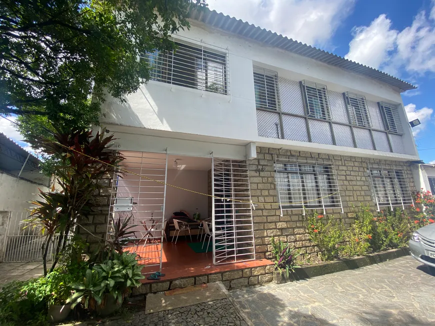 Foto 1 de Casa com 5 Quartos para alugar, 286m² em Tamarineira, Recife
