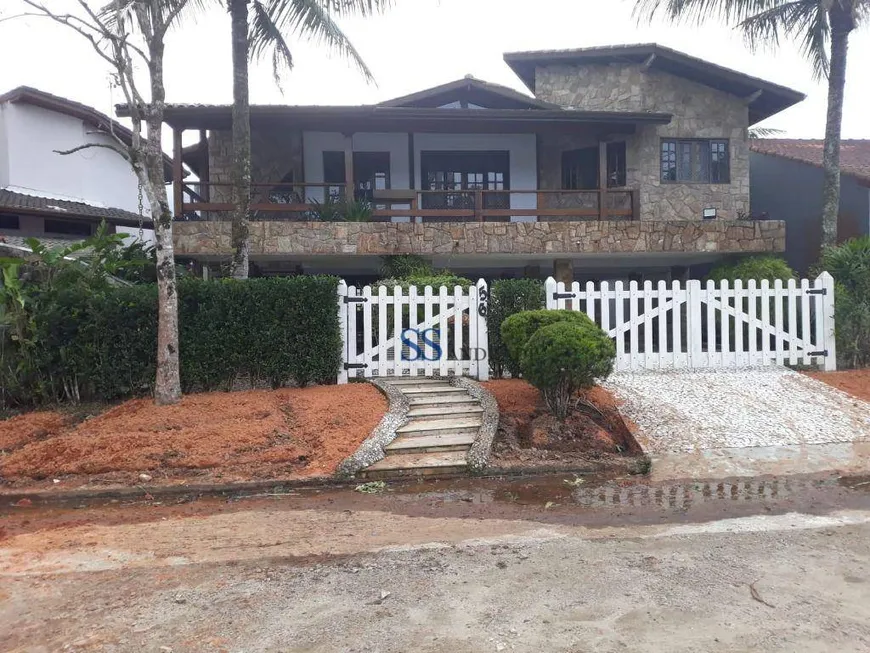 Foto 1 de Casa de Condomínio com 4 Quartos à venda, 400m² em Balneario Copacabana, Caraguatatuba