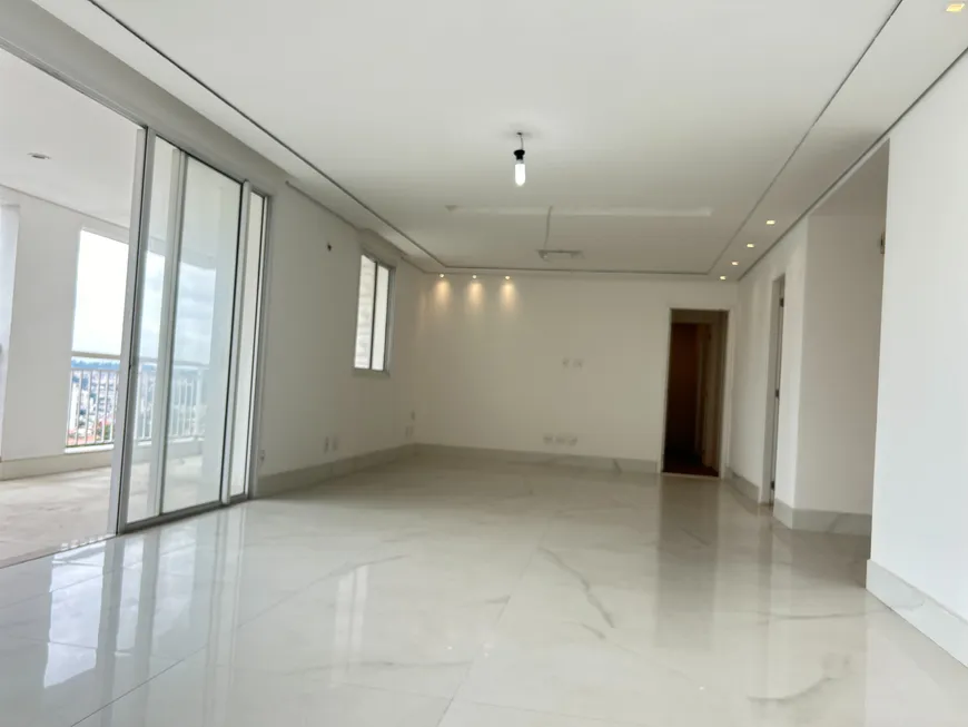 Foto 1 de Apartamento com 3 Quartos à venda, 177m² em Jardim Monte Kemel, São Paulo