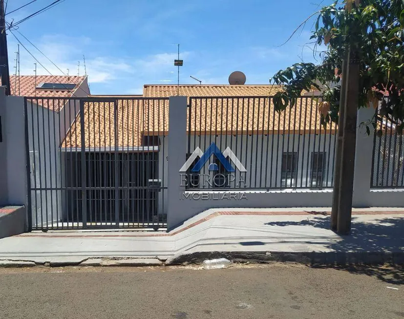 Foto 1 de Casa com 3 Quartos à venda, 134m² em Pacaembu, Londrina