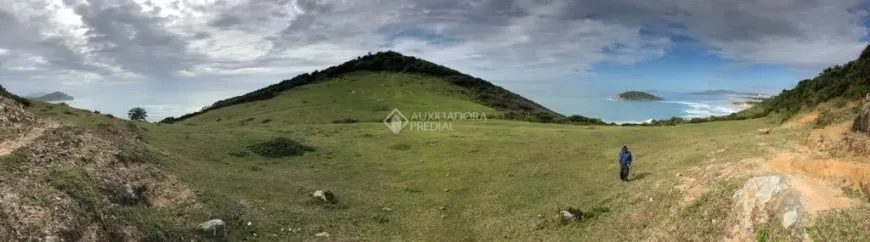 Foto 1 de Lote/Terreno à venda, 20000m² em Praia do Rosa, Imbituba