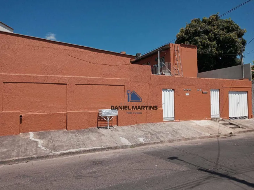 Foto 1 de Casa com 3 Quartos à venda, 318m² em Glória, Belo Horizonte