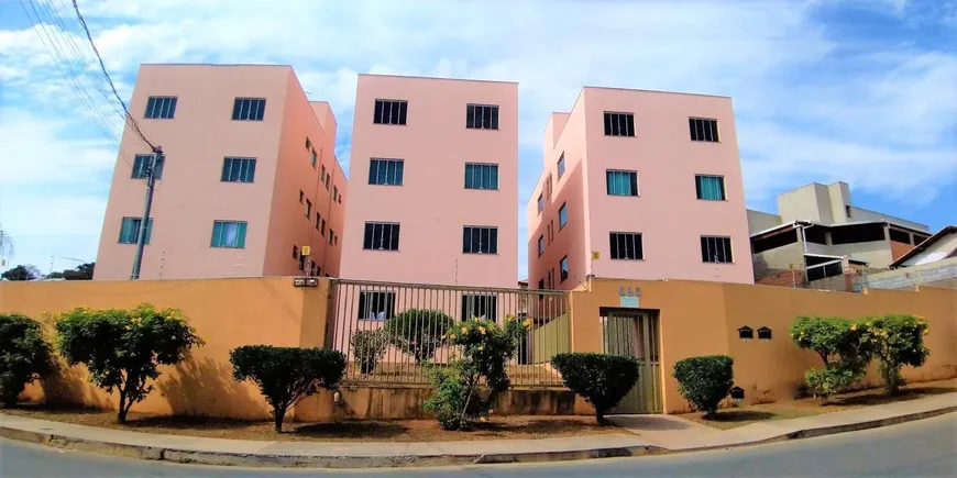 Foto 1 de Apartamento com 2 Quartos à venda, 52m² em Cachoeira, São José da Lapa