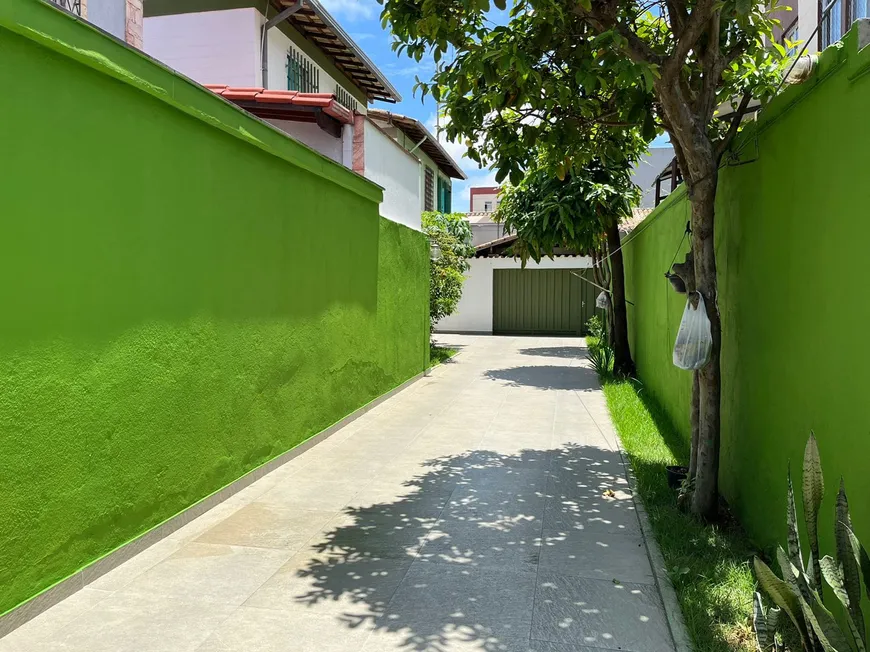 Foto 1 de Casa com 4 Quartos à venda, 160m² em Santa Mônica, Belo Horizonte