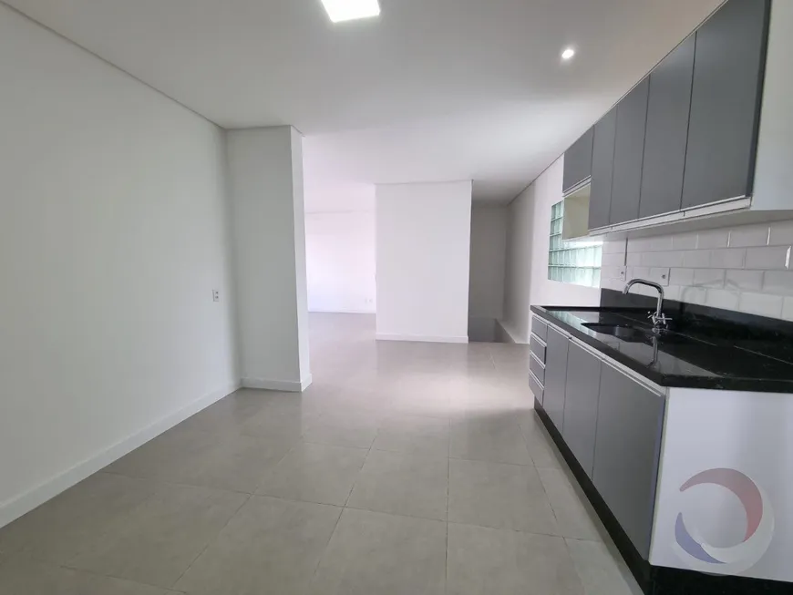 Foto 1 de Casa com 2 Quartos à venda, 135m² em Agronômica, Florianópolis