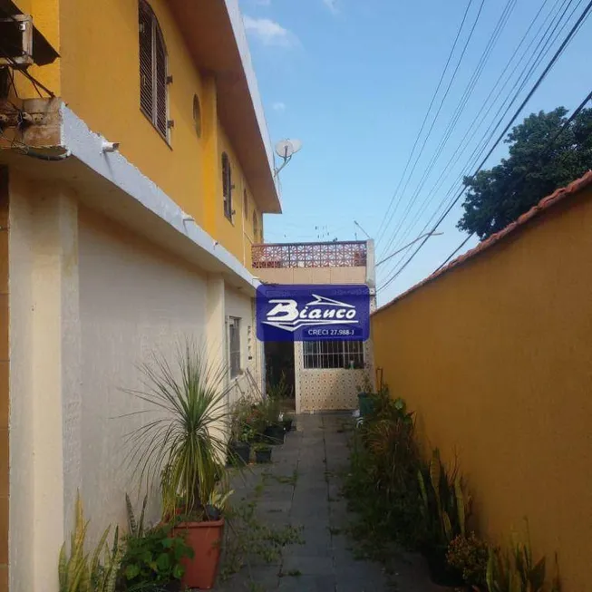 Foto 1 de Sobrado com 3 Quartos à venda, 220m² em Vila Alianca, Guarulhos