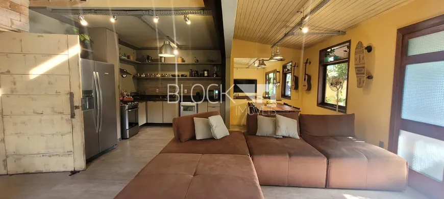 Foto 1 de Casa de Condomínio com 3 Quartos à venda, 79m² em Vargem Grande, Rio de Janeiro