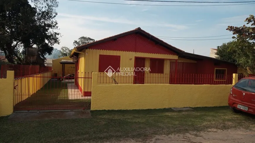 Foto 1 de Casa com 3 Quartos à venda, 135m² em Ibiraquera, Imbituba
