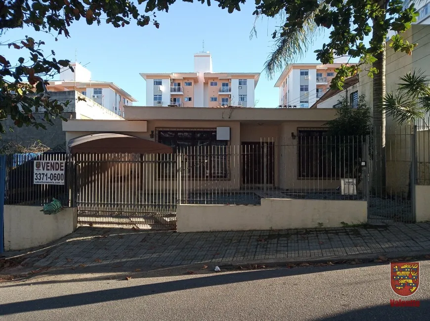 Foto 1 de Casa com 4 Quartos à venda, 217m² em Estreito, Florianópolis