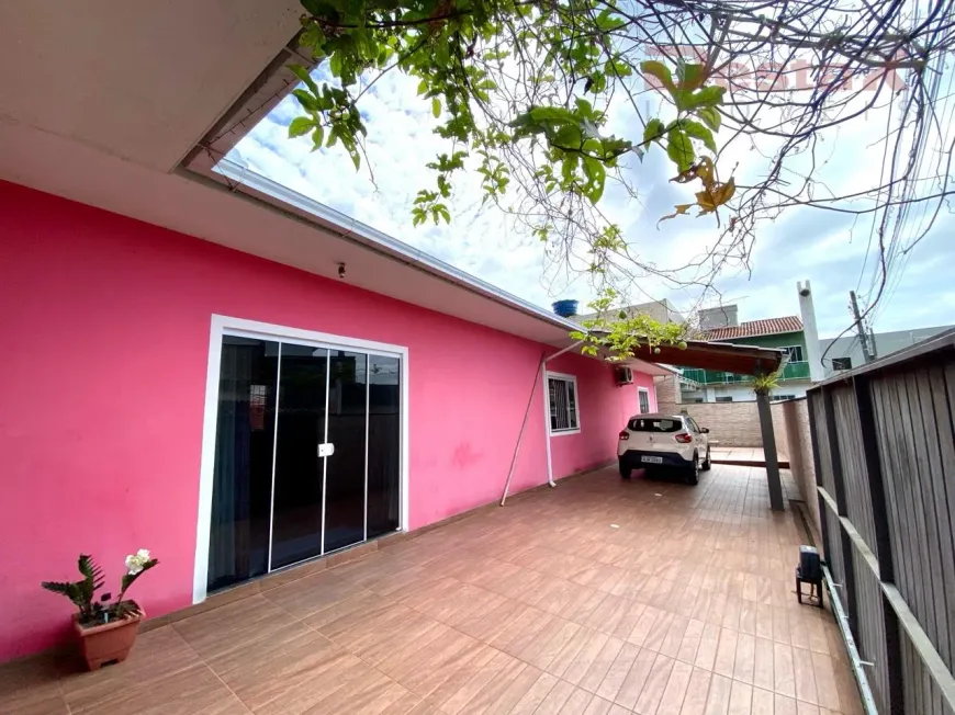 Foto 1 de Casa com 3 Quartos à venda, 270m² em Fundos, Biguaçu