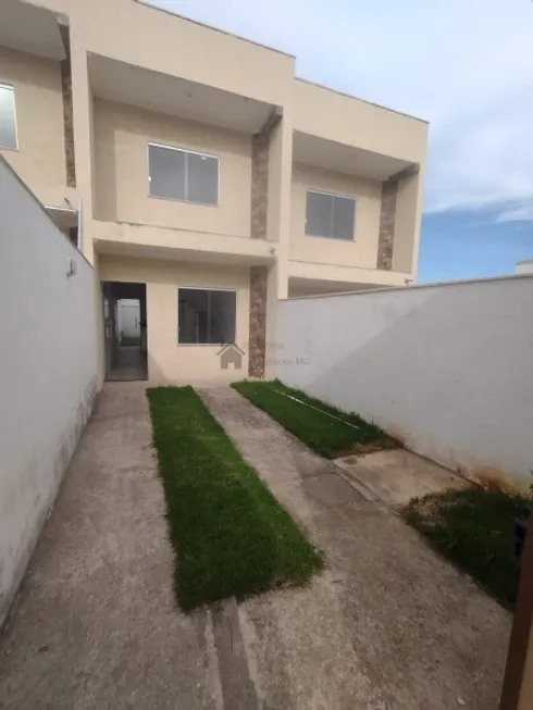 Foto 1 de Casa com 2 Quartos à venda, 65m² em Jardim das Alterosas 2 Secao, Betim