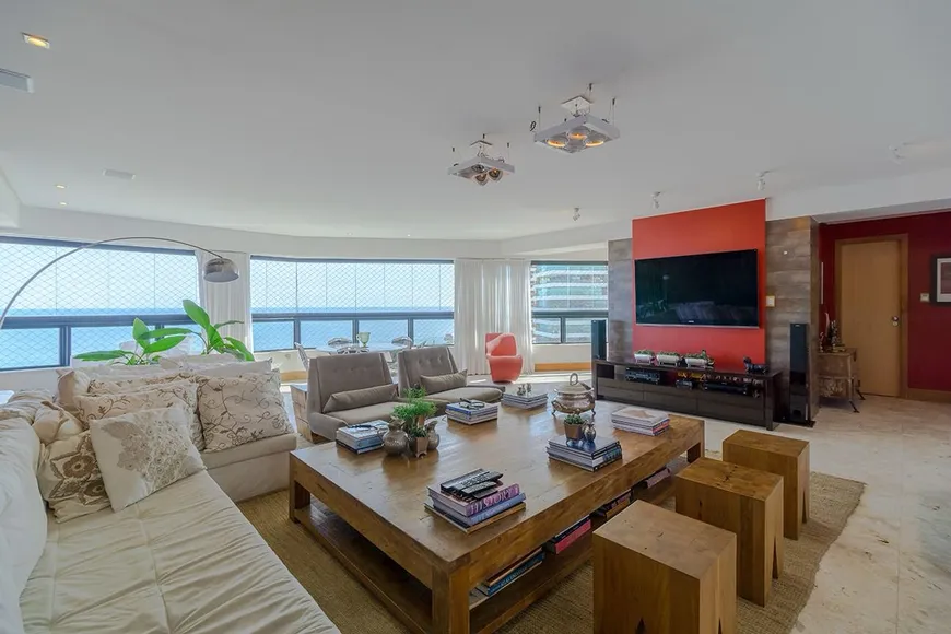 Foto 1 de Apartamento com 4 Quartos à venda, 224m² em Barra, Salvador