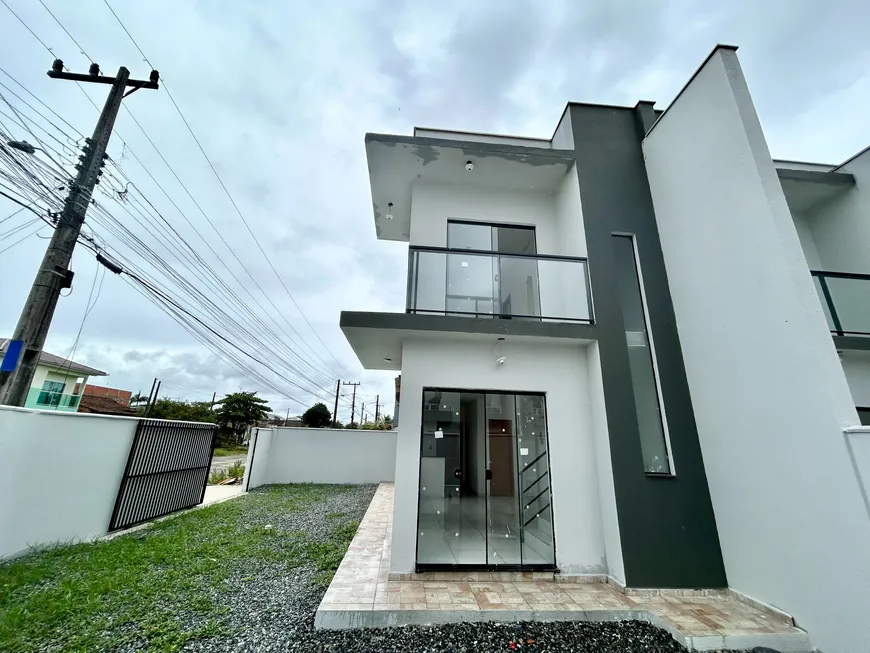 Foto 1 de Casa com 2 Quartos à venda, 68m² em Paranaguamirim, Joinville