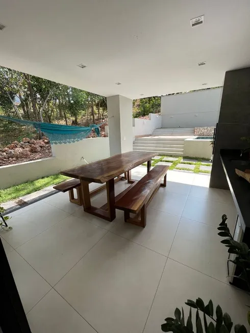 Foto 1 de Casa com 4 Quartos à venda, 297m² em Tabajaras, Teresina