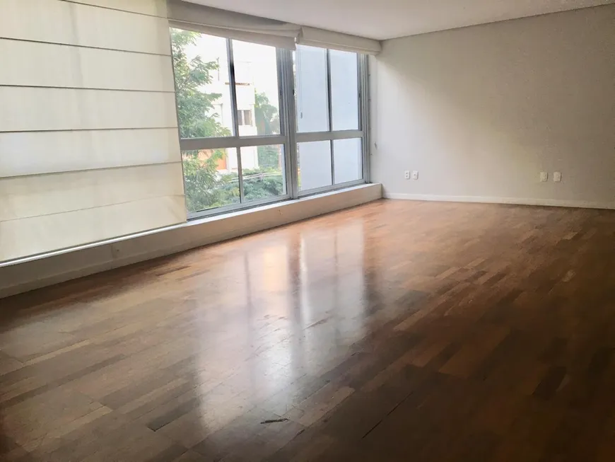 Foto 1 de Apartamento com 3 Quartos à venda, 142m² em Higienópolis, São Paulo