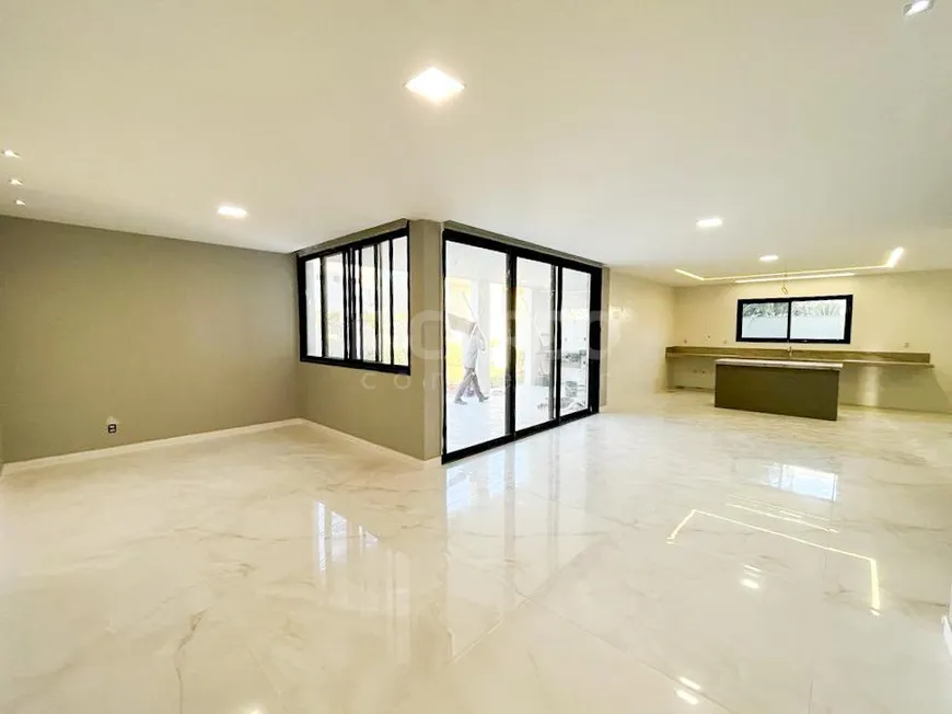 Foto 1 de Casa de Condomínio com 5 Quartos à venda, 315m² em Alphaville Jacuhy, Serra