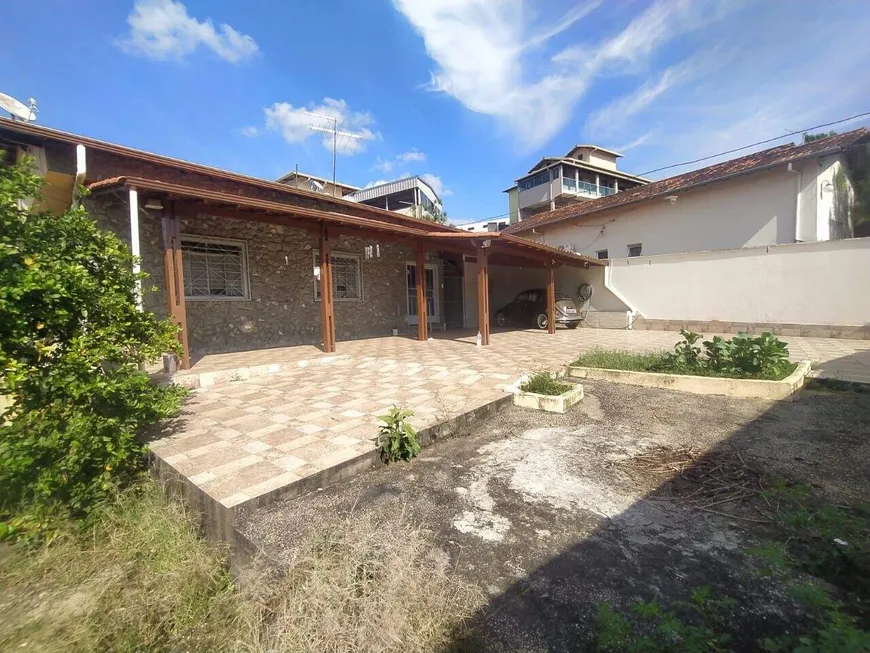 Foto 1 de Casa com 3 Quartos à venda, 210m² em São Joaquim, Contagem