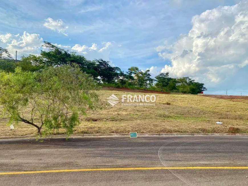 Foto 1 de Lote/Terreno à venda, 381m² em Catagua, Taubaté