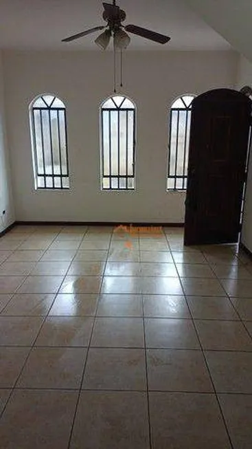 Foto 1 de Sobrado com 4 Quartos à venda, 210m² em Vila Santa Maria, Guarulhos