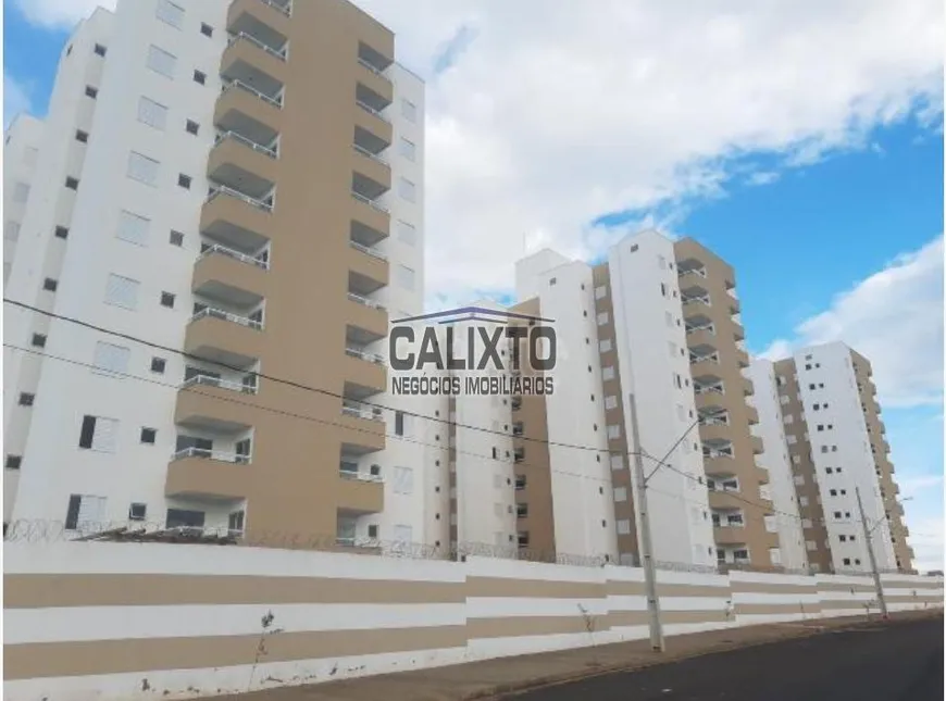 Foto 1 de Apartamento com 2 Quartos à venda, 51m² em Residencial Lago Azul, Uberlândia