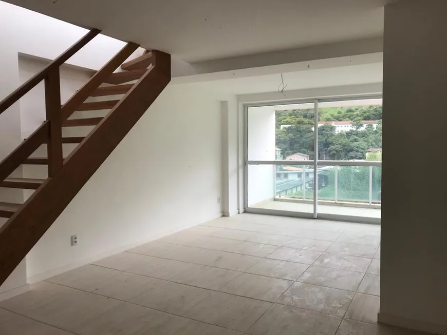 Foto 1 de Apartamento com 3 Quartos à venda, 180m² em Correas, Petrópolis