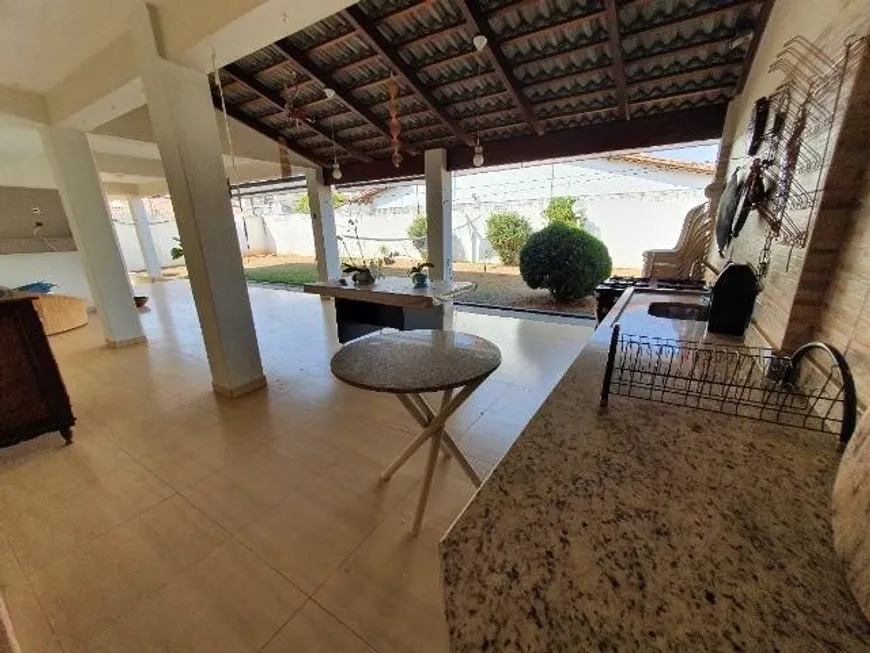 Foto 1 de Casa com 4 Quartos à venda, 376m² em Santa Mônica, Uberlândia