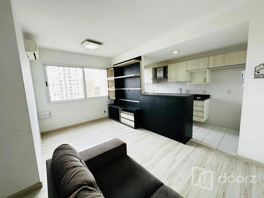Foto 1 de Apartamento com 3 Quartos à venda, 67m² em Vila Ipiranga, Porto Alegre