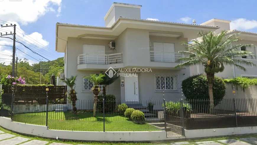 Foto 1 de Casa com 3 Quartos à venda, 180m² em Córrego Grande, Florianópolis