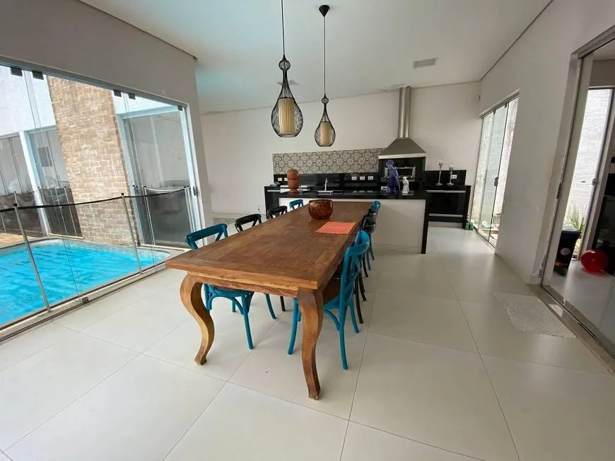 Foto 1 de Casa com 4 Quartos à venda, 10m² em Jardim Karaíba, Uberlândia