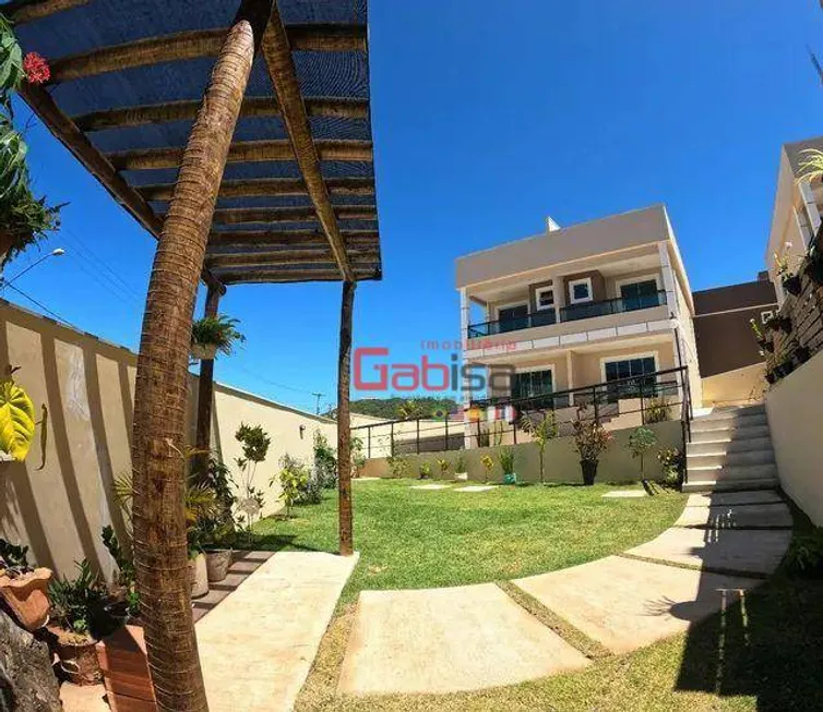 Foto 1 de Casa de Condomínio com 2 Quartos à venda, 92m² em Jardim Pero, Cabo Frio