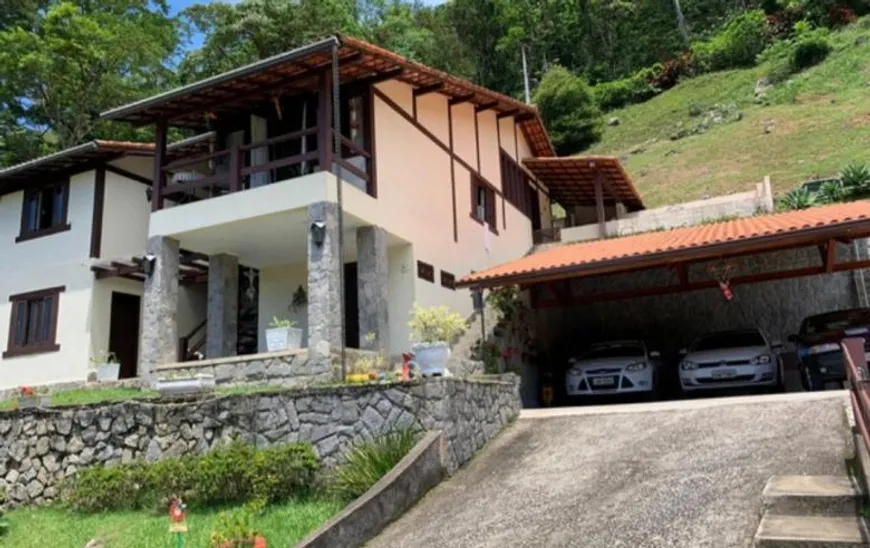 Foto 1 de Casa com 3 Quartos à venda, 2300m² em Itaipava, Petrópolis