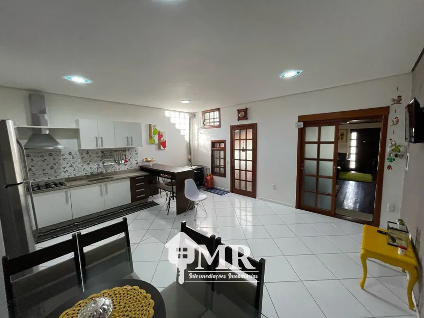 Foto 1 de Casa com 3 Quartos à venda, 160m² em Jansen, Gravataí