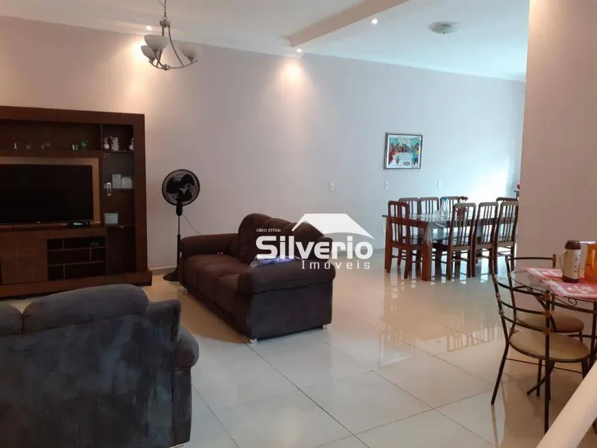 Foto 1 de Sobrado com 2 Quartos à venda, 239m² em Villa Branca, Jacareí