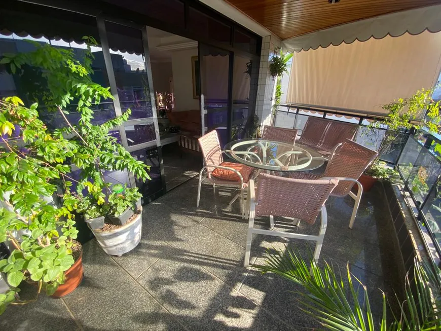 Foto 1 de Apartamento com 4 Quartos à venda, 200m² em Jardim da Penha, Vitória