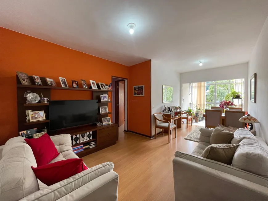 Foto 1 de Apartamento com 1 Quarto à venda, 72m² em Varzea, Teresópolis