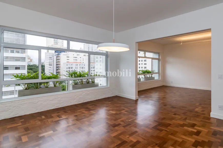 Foto 1 de Apartamento com 3 Quartos à venda, 240m² em Higienópolis, São Paulo