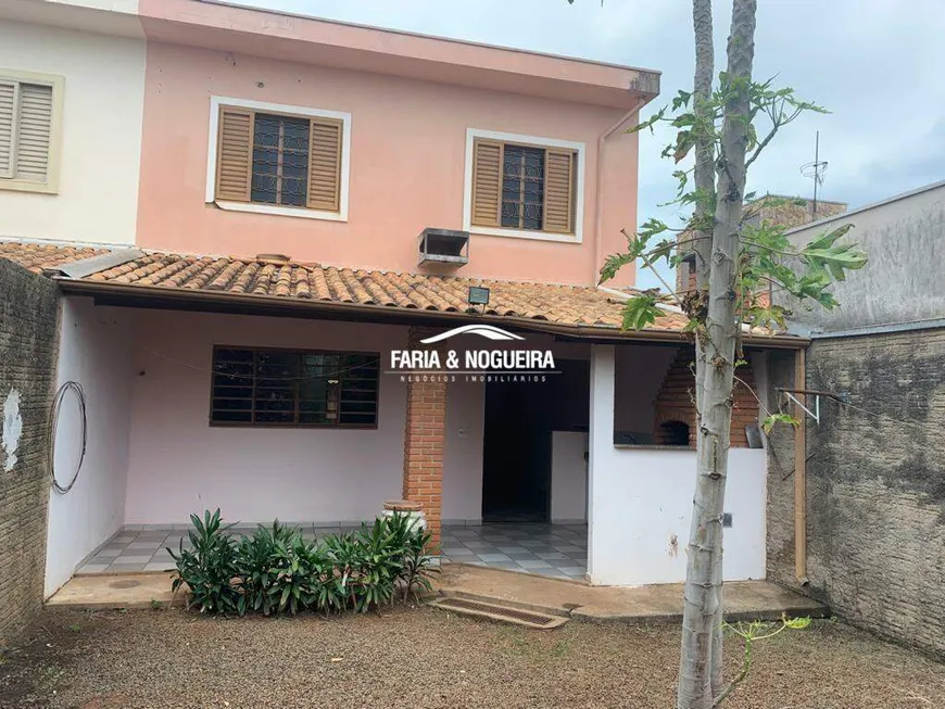 Foto 1 de Casa com 3 Quartos para alugar, 221m² em Jardim América, Rio Claro