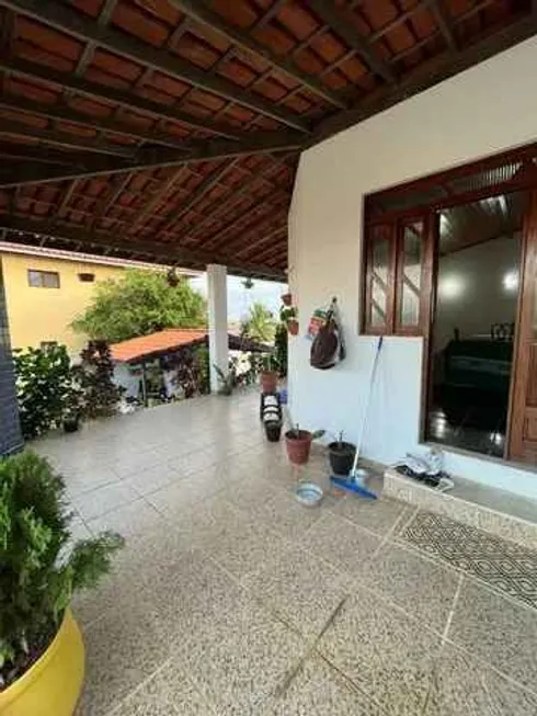 Foto 1 de Imóvel Comercial com 7 Quartos para alugar, 700m² em Itapuã, Salvador
