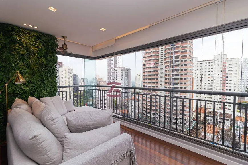 Foto 1 de Apartamento com 2 Quartos à venda, 67m² em Vila Madalena, São Paulo
