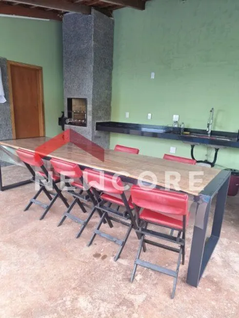 Foto 1 de Casa com 3 Quartos à venda, 200m² em Osvaldo Rezende, Uberlândia