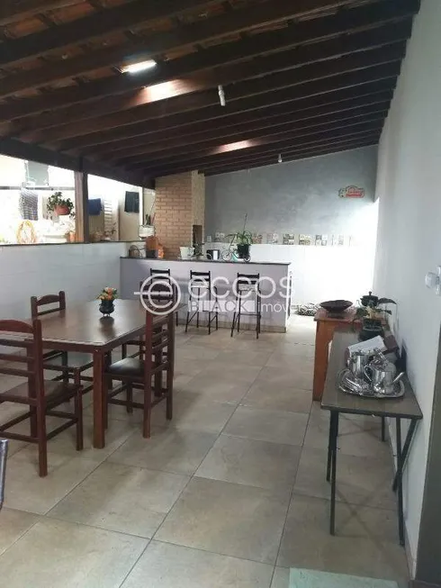 Foto 1 de Casa com 3 Quartos à venda, 220m² em Pampulha, Uberlândia