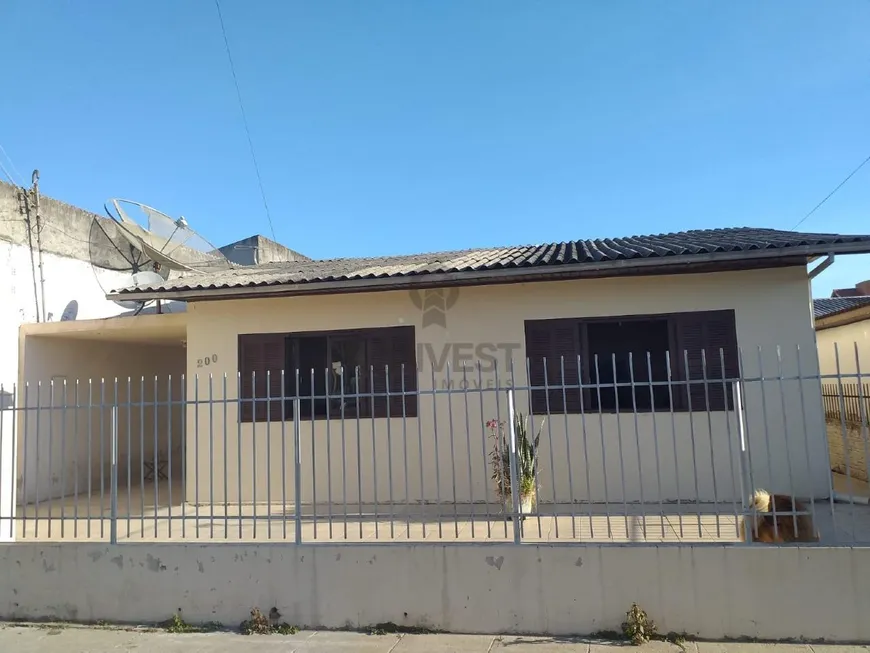 Foto 1 de Casa com 3 Quartos à venda, 300m² em Coloninha, Araranguá