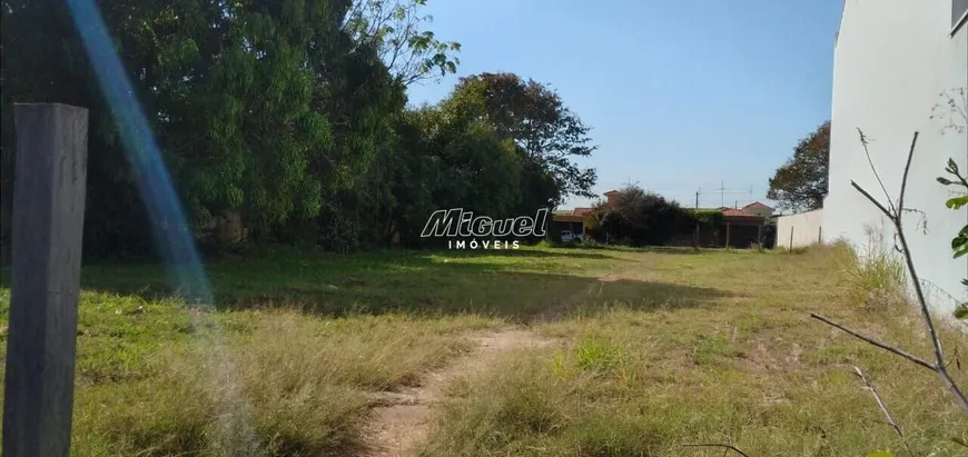 Foto 1 de Lote/Terreno à venda, 884m² em Centro, Saltinho