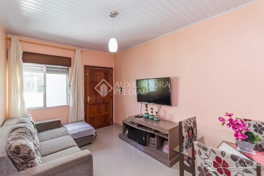 Foto 1 de Apartamento com 2 Quartos à venda, 41m² em Humaitá, Porto Alegre