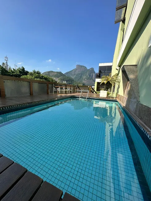 Foto 1 de Apartamento com 7 Quartos para alugar, 630m² em Vargem Grande, Rio de Janeiro